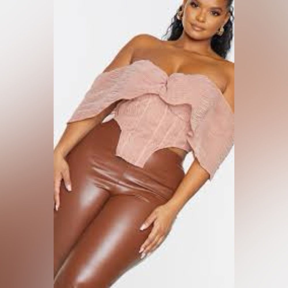 Pretty Little Thing Plus Dusty Pink Chiffon Plisse Bardot Cropped Corset Top